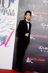 组图：陈楚生透露正拍电影 妙语笑谈“穿越”