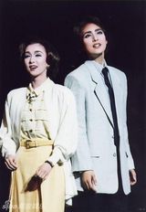 组图：天海佑希46岁生日 宝冢男角剧照大放送