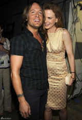 高清图：乡村音乐协会奖 妮可和老公台下秀恩爱