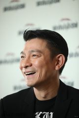 组图：刘德华亮相接受专访 谈新片力挺林志玲