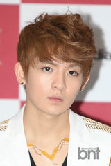 组图：韩团TEENTOP首次举办单独演唱会