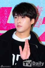 组图：李敏镐Rain等出席《热血青春》VIP试映会