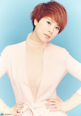 组图：海清登封面化身秋季红发女郎 魅力独特