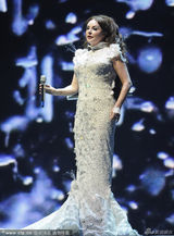 组图：莎拉布莱曼广州开唱 光影打造浩瀚宇宙