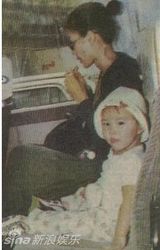 组图：王菲微博晒窦靖童旧照 感叹大女初长成 