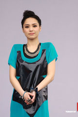 组图：英皇经纪人选秀面试 阿娇(钟欣桐)变醋妻掌掴杜汶泽