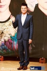 组图：BoA朴振英等出席《K-POP STAR 2》发布会