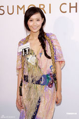 组图：陈法拉琦琦等出席活动 透露圣诞愿望