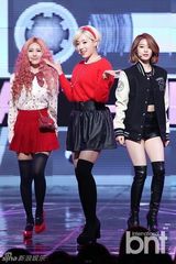 组图：SISTAR孝琳下衣失踪似没穿 EXO白衣纯情