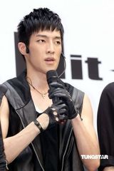 幻灯组图：HIT-5北京发布新碟 台湾归来见歌迷