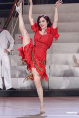 组图：许慧欣参演百老汇音乐剧 变性感歌姬突破自我