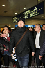 组图：神话Junjin亮相上海 出席歌迷会发布会