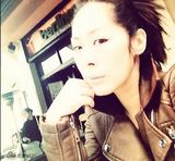 组图：47岁关淑怡时尚冷艳 曝儿子生父是活佛