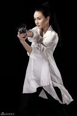 组图：戴娇倩新写真成邦女郎 单身女王不惧pk