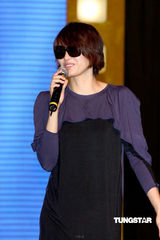 组图：梁咏琪黑超出席亚太影展 杨谨华低胸抢镜