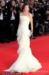 幻灯图集：乔治-卢卡斯杨紫琼捧场《华尔街2》首映