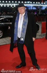 高清：《都灵之马》首映 女星艾丽卡-伯克中性干练