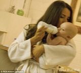 威廉遭恶搞喂奶换尿布 变皇家版《爸爸去哪儿》