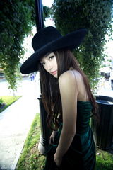 组图：秦岚复古写真曝光 马车游园展法式浪漫