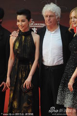 组图：李冰冰现身上影节红毯长裙典雅