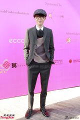 组图：吴君如力挺曾志伟 胡杏儿不急发展新感情