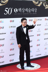 独家高清：又是一年百想红毯 众星云集争奇斗艳