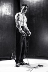 组图：何晟铭七夕缠红线 狂野绅士魅力爆表