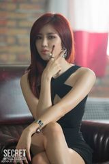 组图：Secret花絮照 全孝盛尽显丰满身姿