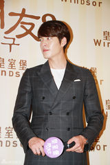 独家：金宇彬赴港宣传 开心与粉丝做游戏