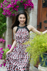 组图：张慧雯戛纳封面大片 清新淡雅透迷人气息