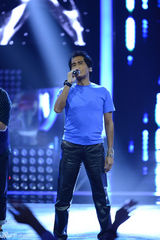 组图：好声音16强学员加油夜 齐秦请好友打鸡血