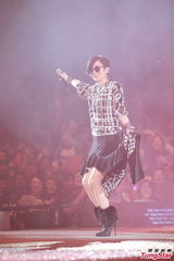 组图：张学友郑秀文等红馆开唱致敬张耀荣