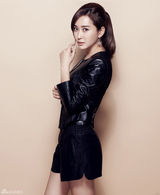 组图：杜若溪曝时尚写真大片 干练马尾御姐范儿