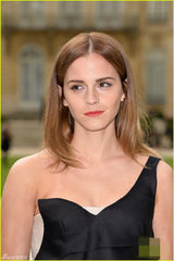 组图：比美！艾玛回眸浅笑章子怡开怀大笑