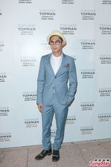 组图：谢婷婷参加酒会 林德信自称打扮像德普