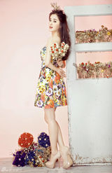 组图：郑媛元轻熟风写真 时尚俏皮宛若凡间精灵