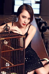 组图：刘萌萌时尚大片妩媚 自称钟爱屌丝男