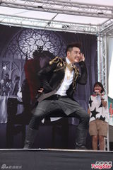 组图：潘玮柏《小丑》自创MV挑战不同类型角色