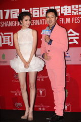 组图：《美人邦》亮相上影节 刘雨欣携手立威廉