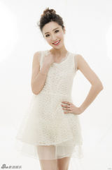 组图：马晓灿写真曝光 白裙出镜显清新自然