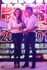 组图：莫小棋覃文静靓丽出镜 镁光灯下争奇斗艳