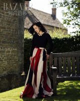 组图：秦海璐最新大片曝光 白裙曼妙显柔美