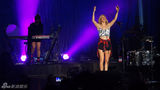组图:绵羊音艾丽-高登北京开唱 背心装身材火辣