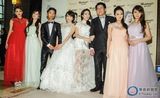 组图：台湾最美双胞胎同办婚礼 曾拍全裸写真