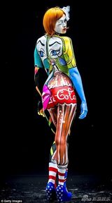 组图：世界人体彩绘节举行 裸体模特造型闪瞎眼