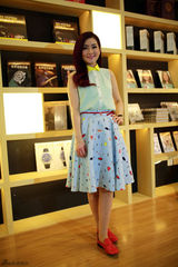 组图：Selina谈烧伤经历 疤痕像刺青摸着滑嫩