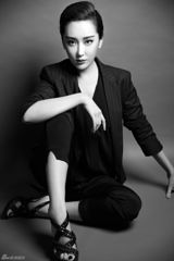 组图：杜若溪型男写真英气逼人 气场十足