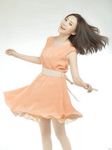 组图：段卿卿写真活泼动感温婉甜美