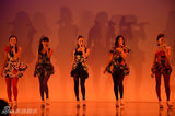 幻灯组图：青春美少女日本开唱 观众热捧盛况空前