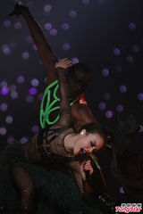 组图：容祖儿个唱落幕 甜蜜宣告刘浩龙一路相伴